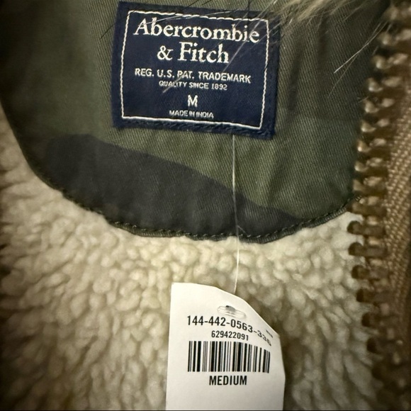 ⚡️Abercrombie & Fitch Camo Jacket - Medium - Picture 6 of 10